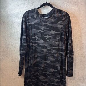 Athleta Women's Gray Camouflage Midi Dress